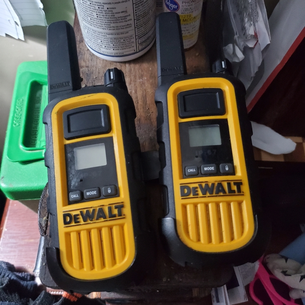 Dewalt walkie,talkies